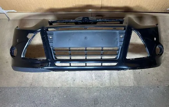 Ford Focus Front bumper BM5117757A