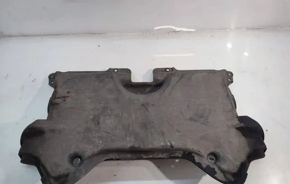 Mercedes-Benz C W204 Engine splash shield/under tray A2045203223