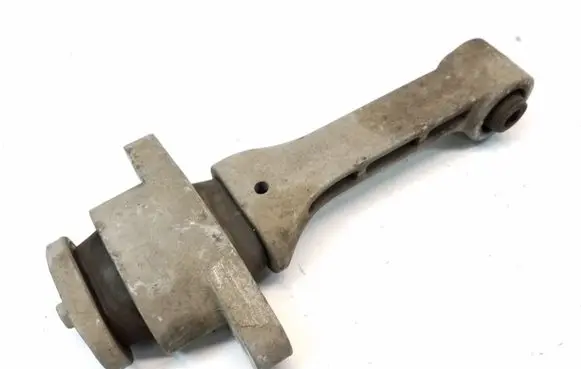 KIA Sportage Engine mount bracket