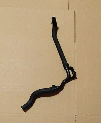 Audi A3 8Y Engine coolant pipe/hose 05E122447E