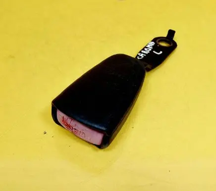 Mitsubishi Carisma Front seatbelt buckle 