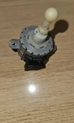 BMW 2 F45 Headlight level adjustment motor 1307220901 70460499