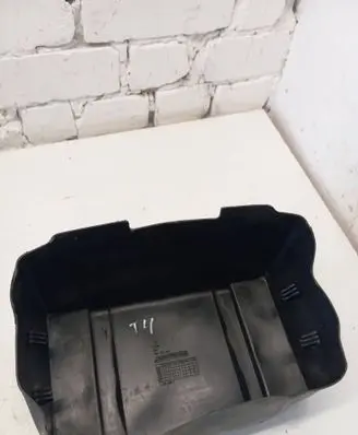 Battery box tray