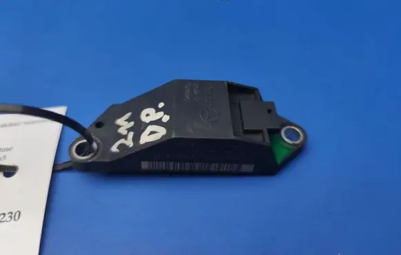 Mercedes-Benz E W211 Airbag deployment crash/impact sensor A0018209326 25571179A4