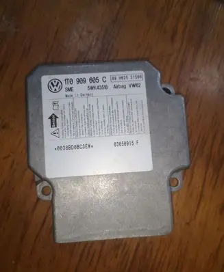 Volkswagen Touran I Airbag control unit/module 1T0909605C 5WK43518