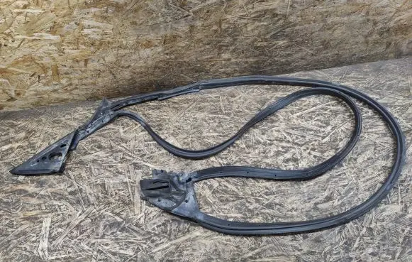 Jaguar XK8 - XKR Rubber seal front coupe door 