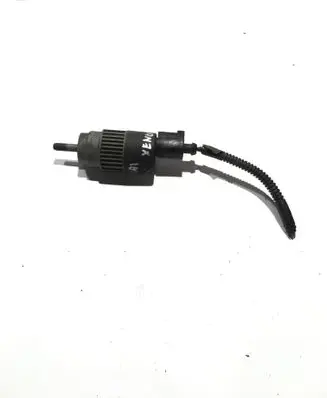 Nissan Qashqai Windscreen/windshield washer pump 493451