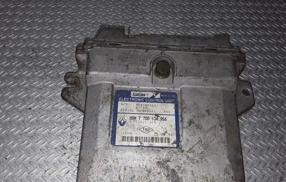 Renault Kangoo I Engine control unit/module R04080012J 7700104956