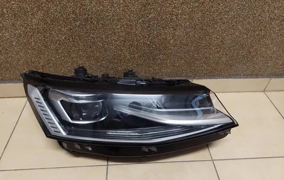 Volkswagen Transporter - Caravelle T7 Headlight/headlamp 7T1941082G