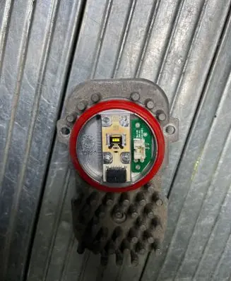 BMW 3 E90 E91 LED ballast control module 1305715084
