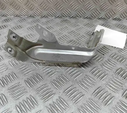 Volkswagen Caddy Fender mounting bracket 2K5821136