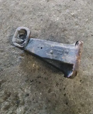 BMW X5 E53 Engine mounting bracket 6761564