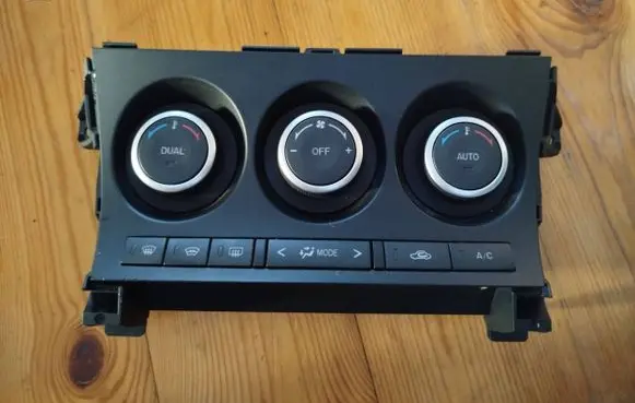 Mazda 3 II Climate control unit BHE761190 K4000112A VPCALH18C612EA