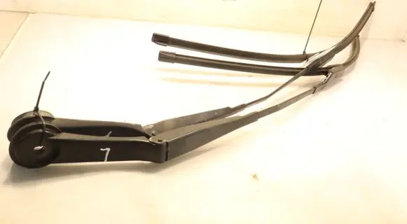 Ford Focus Front wiper blade arm