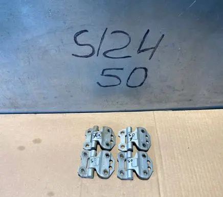 Mercedes-Benz E W124 Front door hinge set 93W27