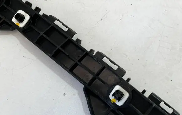 Toyota Auris E180 Rear bumper mounting bracket 5257602091
