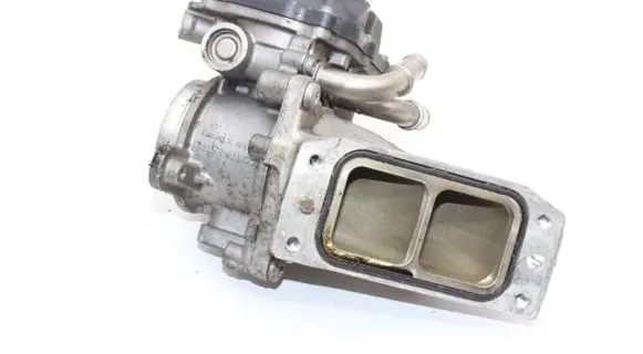 Volkswagen Golf VII Throttle valve 04L128063N 04L128059M
