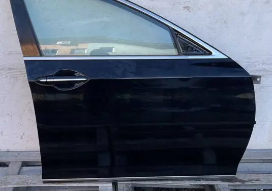 Hyundai Genesis Front door 76004B1000