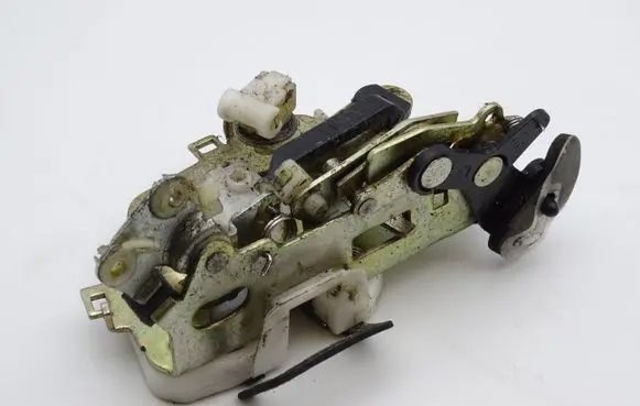 KIA Clarus Rear door lock 