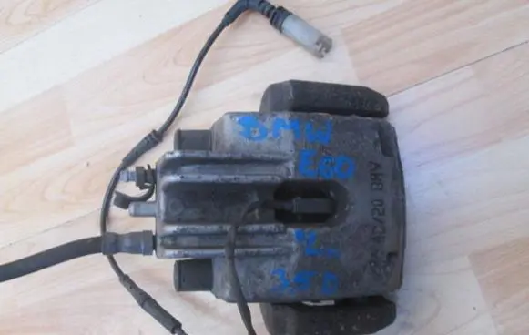 BMW 5 E39 Front brake caliper