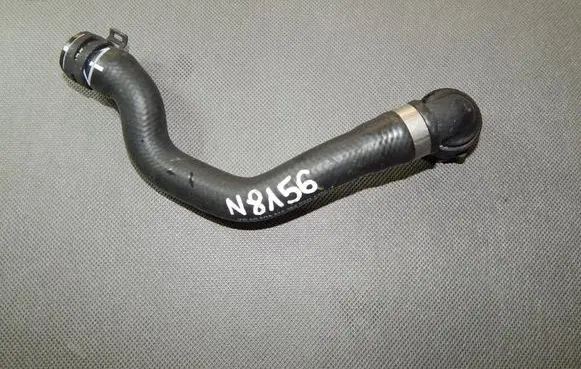 Volkswagen Touran III Engine coolant pipe/hose 5QA815369