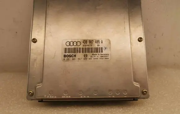Audi A8 S8 D2 4D Engine control unit/module 4D0907409A 28RTE877 0281001867
