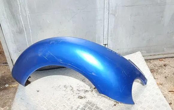 Rear fender molding trim