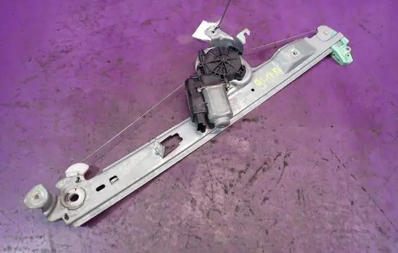 Renault Scenic II - Grand scenic II Front door window regulator with motor 