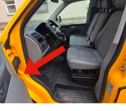 Volkswagen Multivan T5 Front door lower hinge