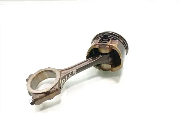 Renault Clio III Piston with connecting rod 