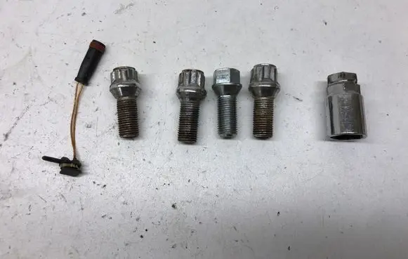 Mercedes-Benz E W212 Nuts/bolts 