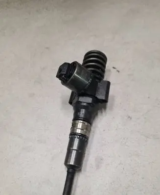 Audi A4 S4 B7 8E 8H Fuel injector 03G130073G 0414720404