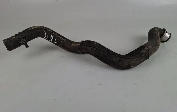 Mercedes-Benz C W204 Engine coolant pipe/hose A2045010982