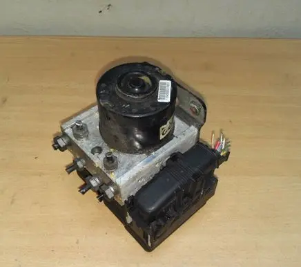 Ford Fiesta ABS Pump 8V512M110AD
