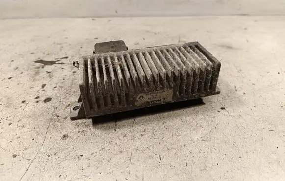 Nissan X-Trail T32 Glow plug pre-heat relay 271206395R