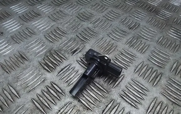 Toyota Prius+ (ZVW40) Mass air flow meter 222040T040