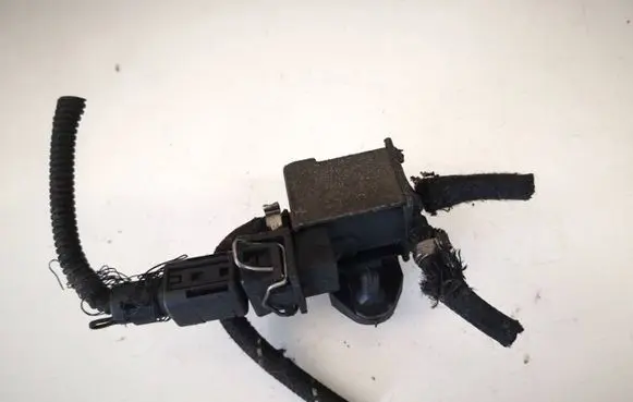 Volkswagen Golf IV Turbo solenoid valve 026906263j
