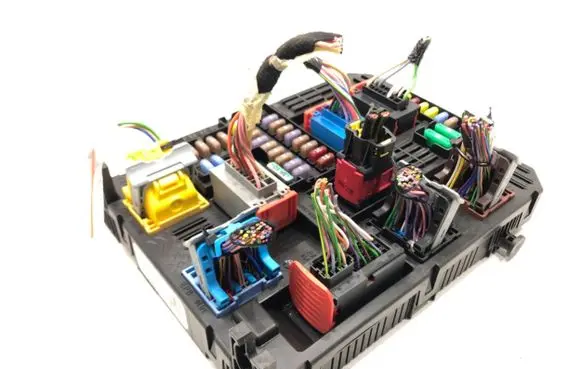 Peugeot 208 Other control units/modules 9832880380