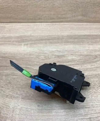 Toyota Verso Air flap motor/actuator 1138002810 WithPlug