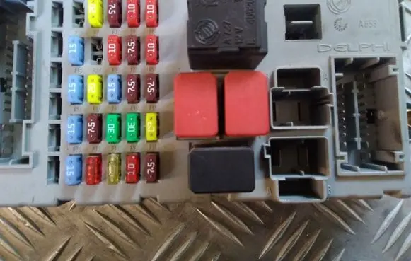 Fiat Doblo Fuse module 46520600CPL 51744898NPL