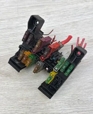Mercedes-Benz E W211 Fuse module 2115450301 13943271 13943311
