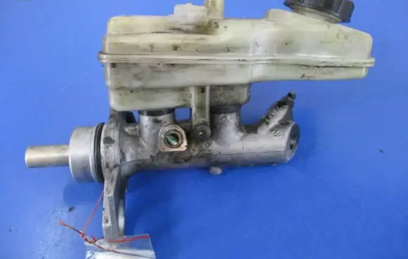 Renault Scenic II - Grand scenic II Master brake cylinder