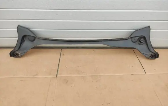 BMW 2 F46 Wiper trim 7305497 51717305497