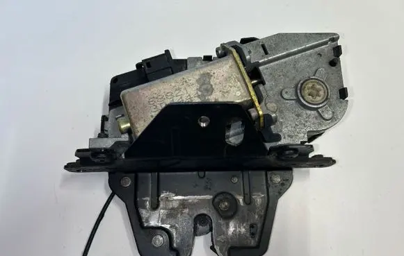 Tailgate/trunk/boot lock/catch/latch