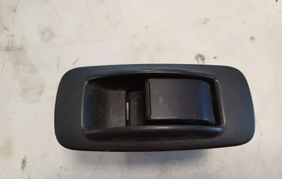 Toyota Corolla Verso AR10 Electric window control switch 848010F030