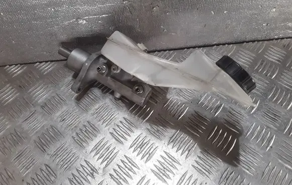 Mazda 3 II Master brake cylinder