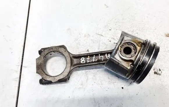 Lancia Lybra Piston with connecting rod