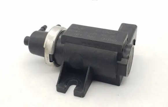 Volkswagen Touareg I Turbo solenoid valve 1J0906627C 72290303