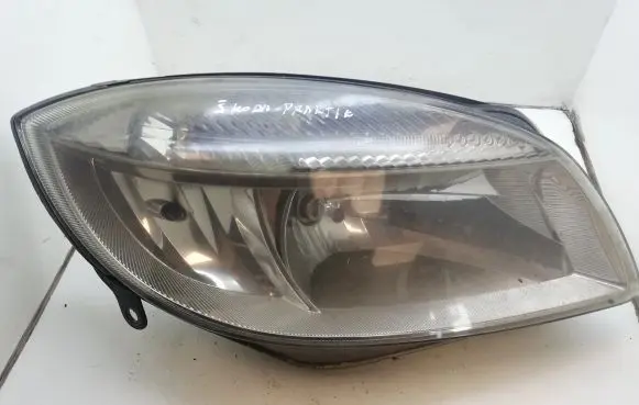 Skoda Fabia Mk1 (6Y) Headlight/headlamp