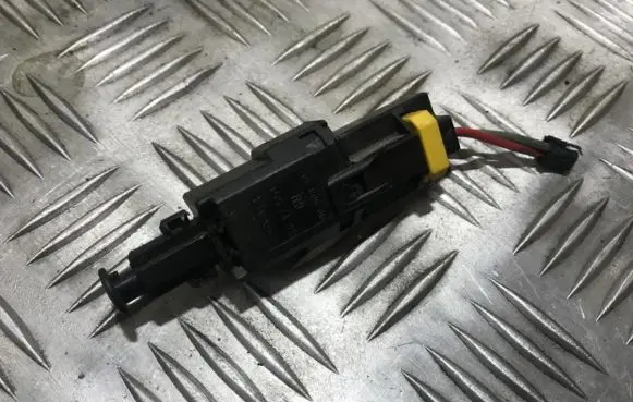 Saab 9-5 Brake pedal sensor switch 4617551 90508804